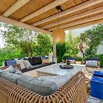 Dom wakacyjny Decavos House *