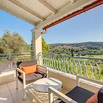 Decavos House Liapades
