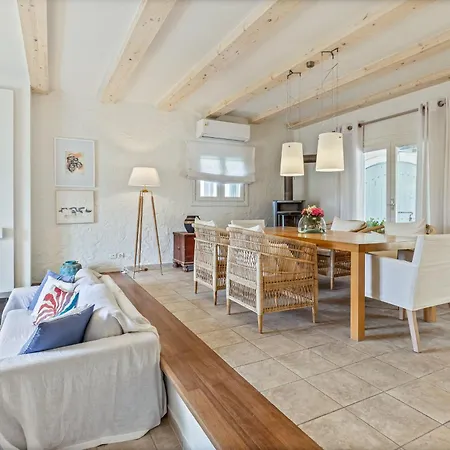 Decavos House Holiday home