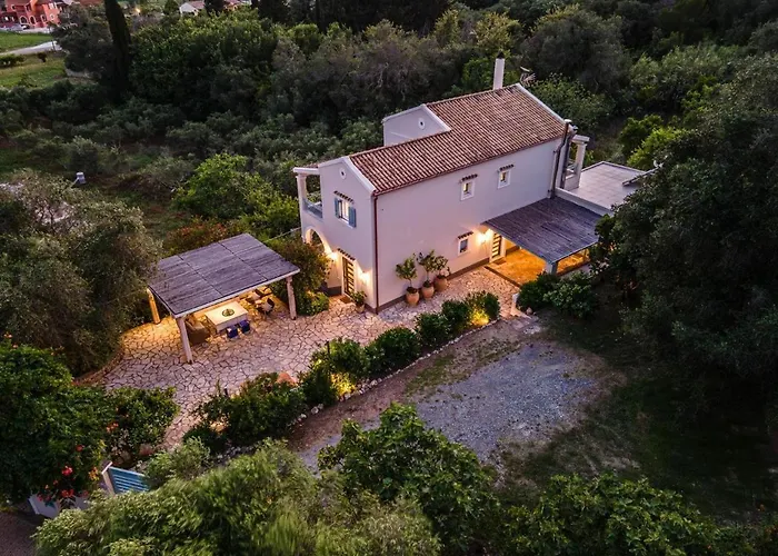 Feriehus Decavos House Liapades