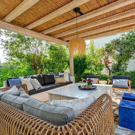 Holiday home Decavos House *