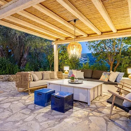 Decavos House * Liapades