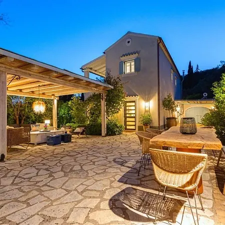 Decavos House * Liapades