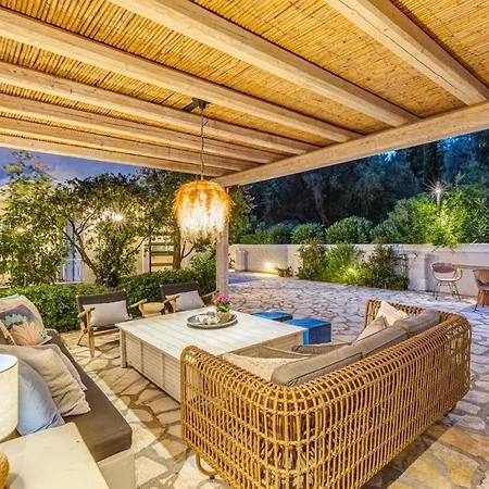Decavos House Ferienhaus Liapades