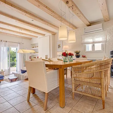 Decavos House Ferienhaus *