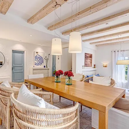 Ferienhaus Decavos House *