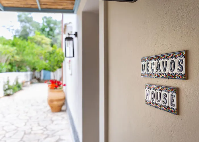 Decavos House